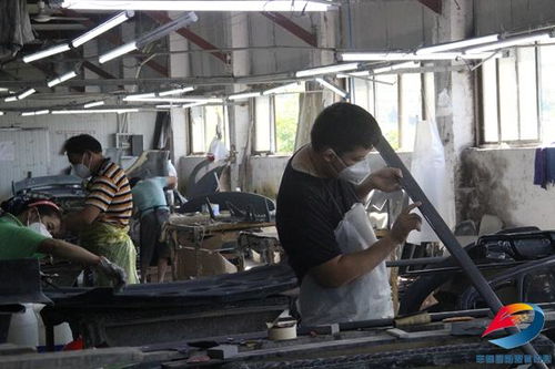 方便 工厂办在村里，丰都村民务工不再远行